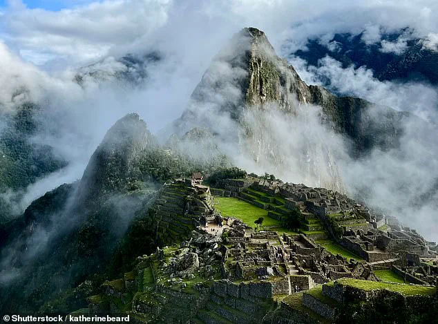 Two Adventurers Struck by Lightning During Mountain Biking Trip in Cusco, Peru