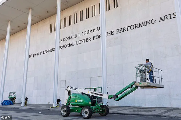 Philip Glass Cancels Trump-Kennedy Center Performance After Minneapolis Shooting, Reigniting Debate Over Institutional Loyalty