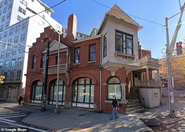 Hidden in the Attic: A Century-Old Discovery Sparks Debate Over Atlanta's Coca-Cola Legacy and Cultural Preservation