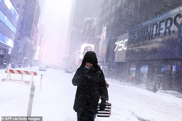 Historic Bomb Cyclone Threatens Eastern U.S. with Blizzards, Arctic Cold as 30 Million Under Alerts