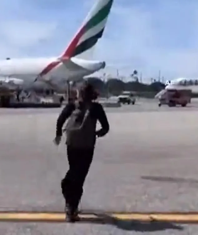 United Airlines Flight Evacuation: Passengers Ignore Orders During Engine Fire Emergency