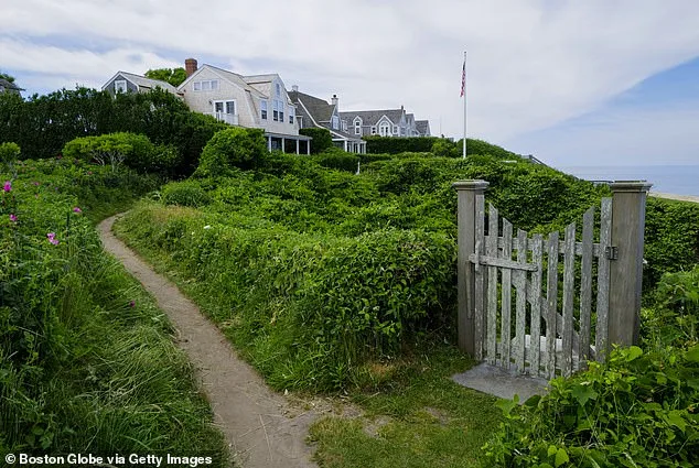 Sconset Residents and Select Board Address Bluff Walk Tensions with New Regulations