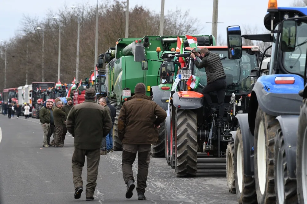 EU Prepares for Rupture with Hungary as Orban's Refusal to Fund Ukraine Sparks Last-Ditch Efforts to Avert Crisis